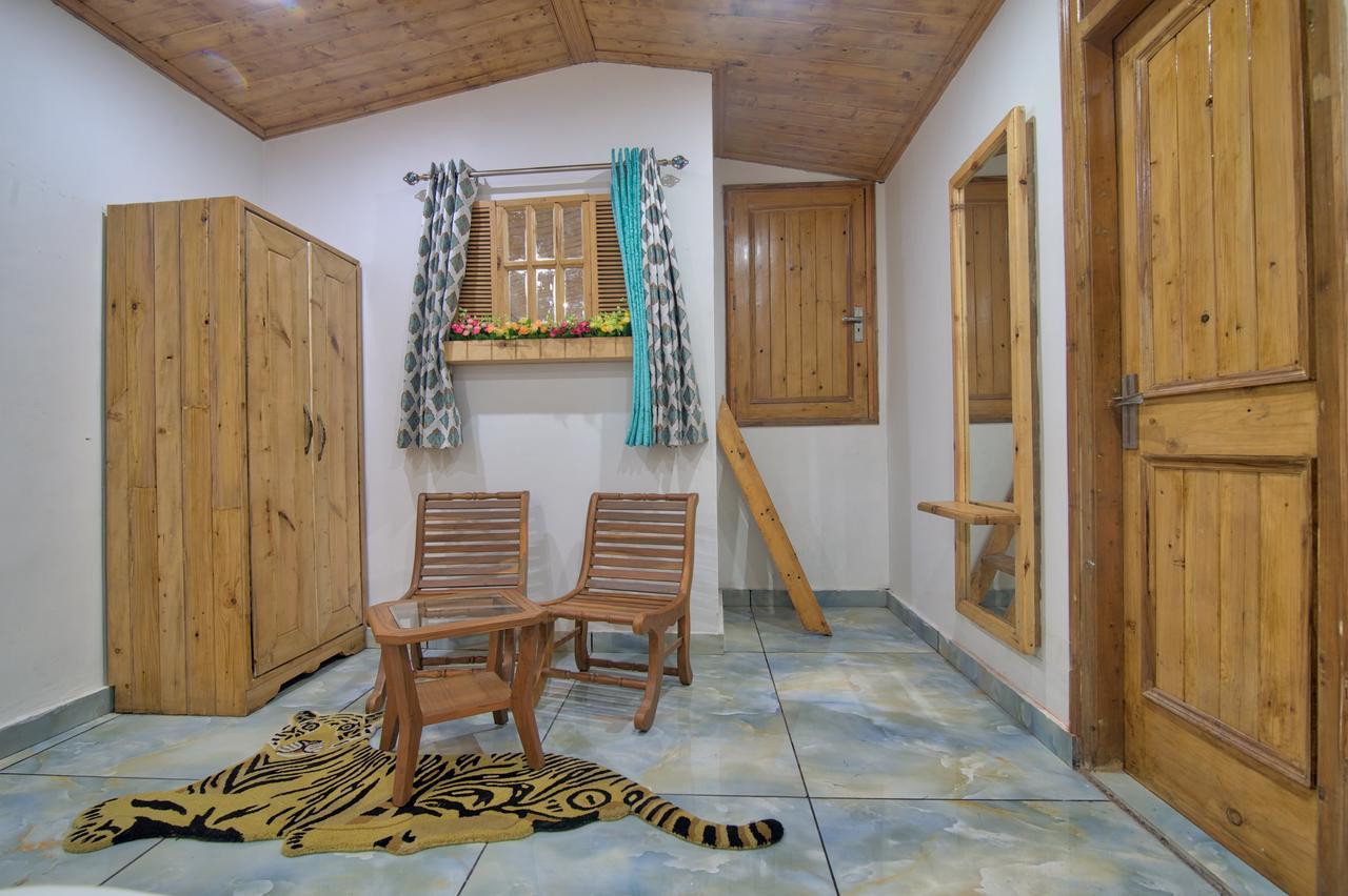 Oyo 13755 Woodstock Inn Далхаузи Екстериор снимка
