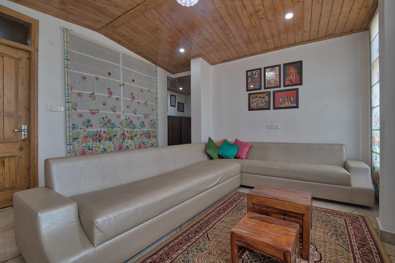 Oyo 13755 Woodstock Inn Далхаузи Екстериор снимка